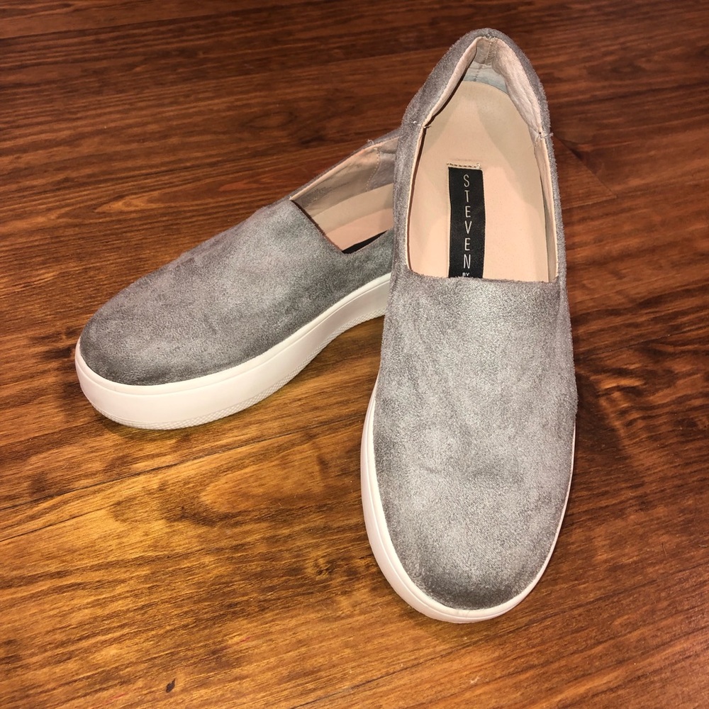 Gray Steve Madden Sneaker 7.5